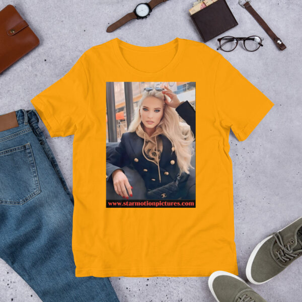 Super Model: Victoria Sayers Unisex T-Shirt - Image 5