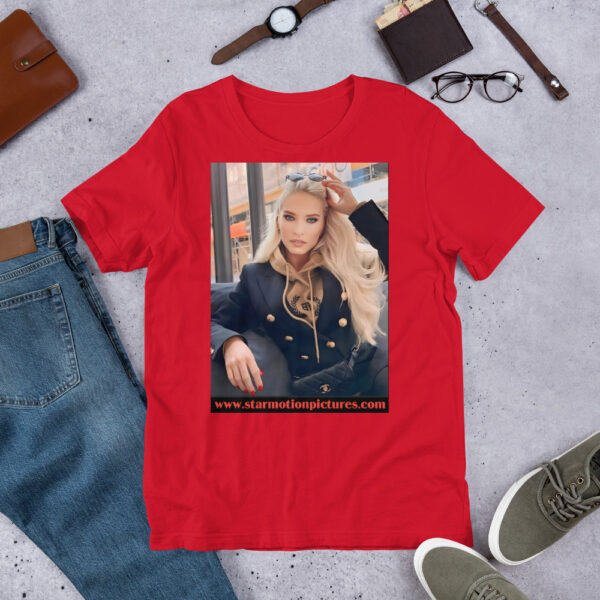 Super Model: Victoria Sayers Unisex T-Shirt - Image 3