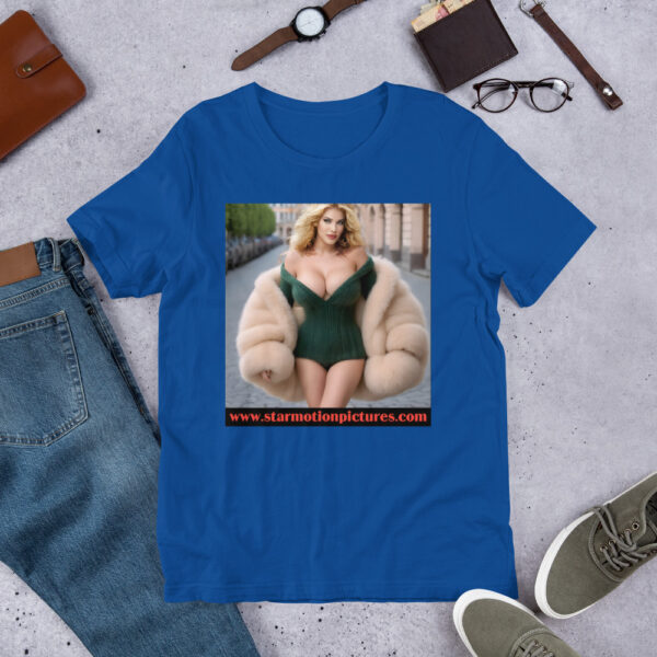 Super Model: Victoria Sayers Unisex T-Shirt - Image 4