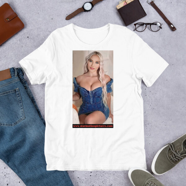 Super Model: Victoria Sayers Unisex T-Shirt - Image 6